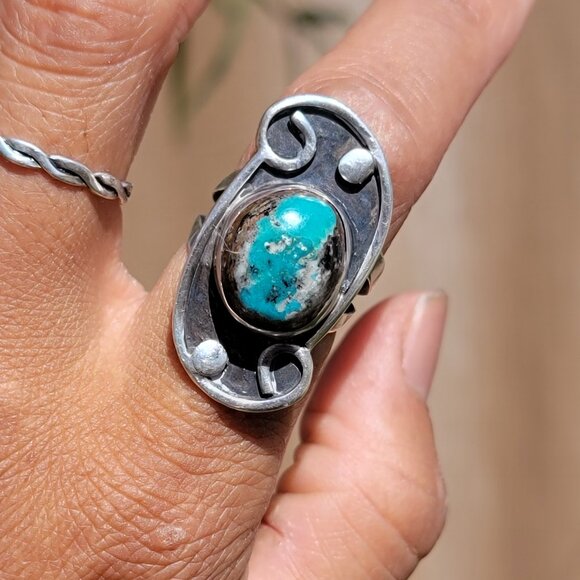 Vintage Native American handmade rustic turquoise ring size 6.5 - 6.75
